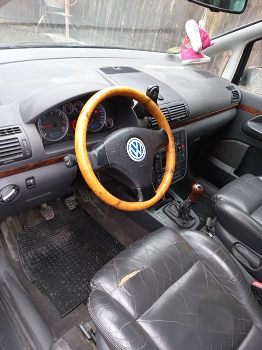 Vând sharan an 2002