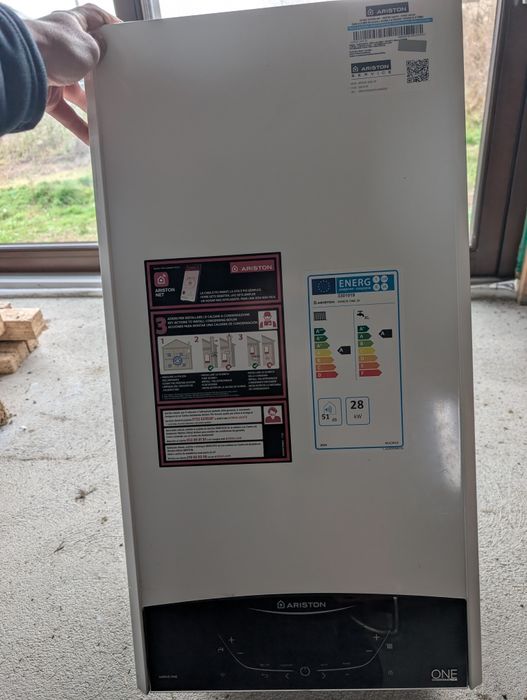 Vând centrala gaz Ariston Genius One 30 kw funcțională