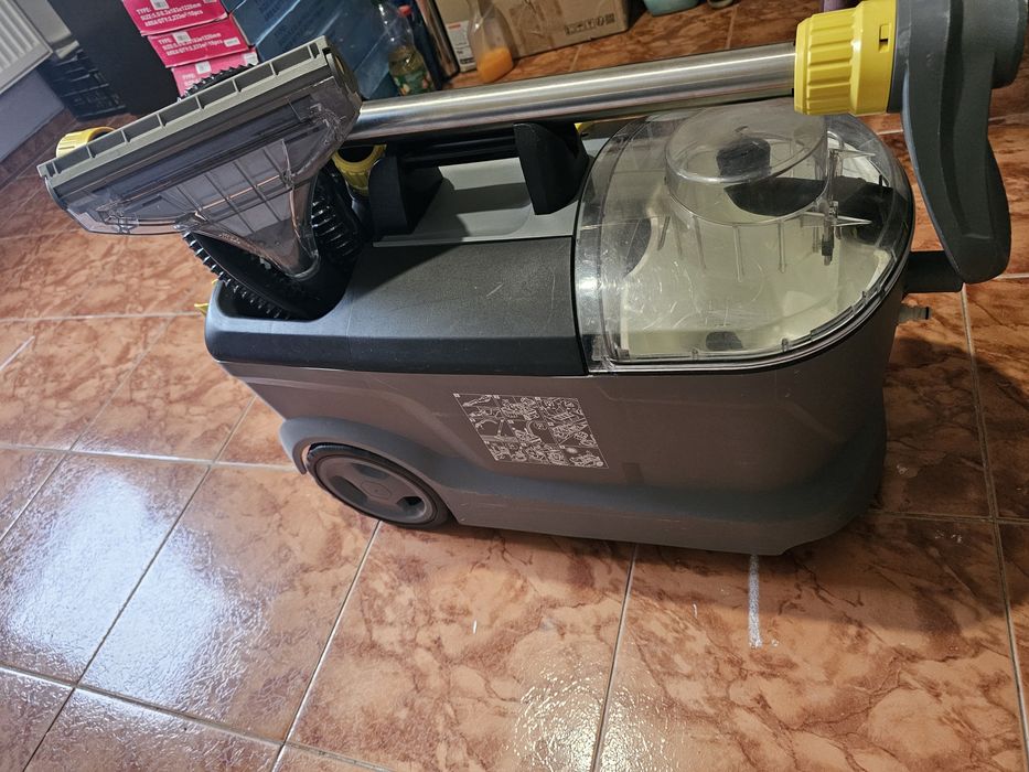 Vând karcher puzzi 10/1