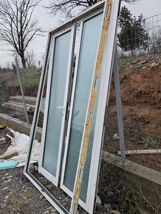 Алуминиева двойна врата с каса