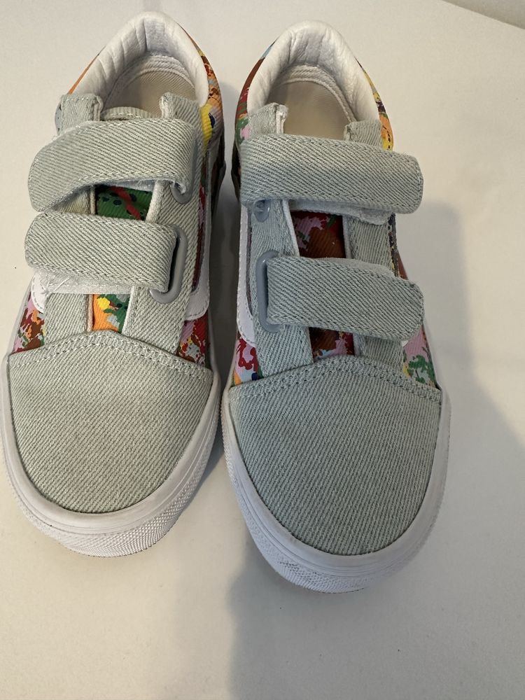 Нови детски обувки на VANS