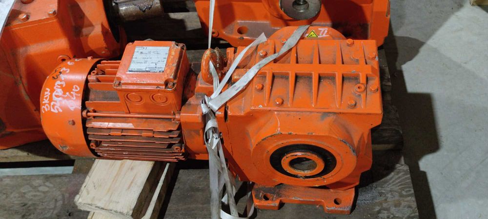 Motor electric trifazat Bauer 3kW 52rpm 380V