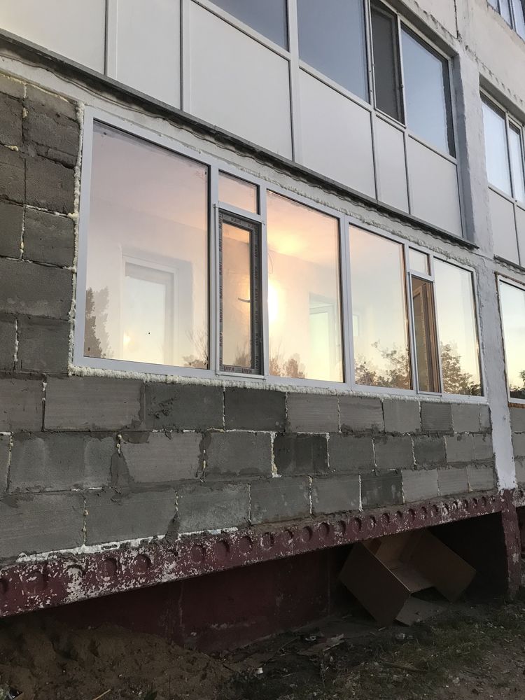 Пластиковые перегородки двери окна балкон