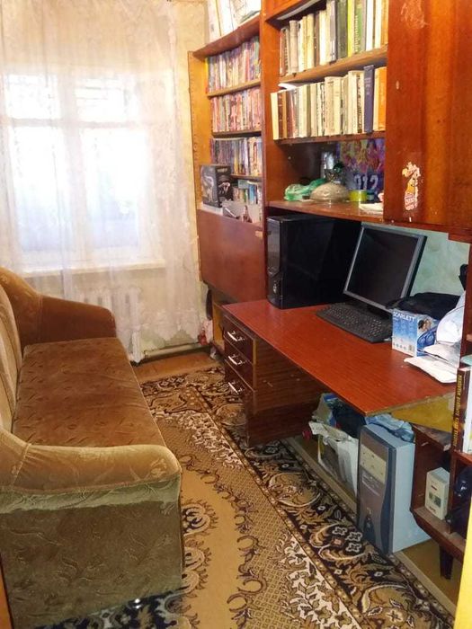 продается дом на первом участке