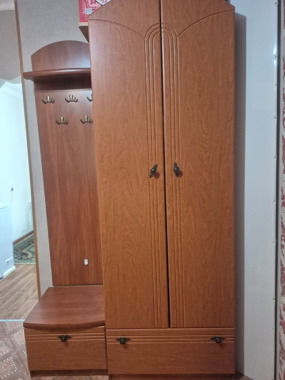 Продам прихожи шкаф