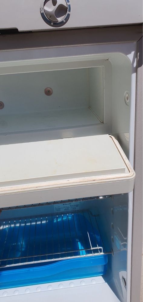 Хладилник Dometic RM 7401