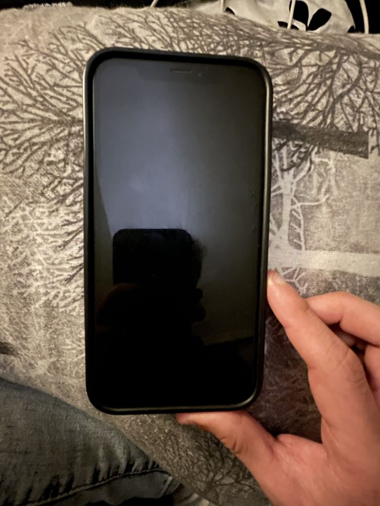 Здравете Продавам iphone XR 64gb