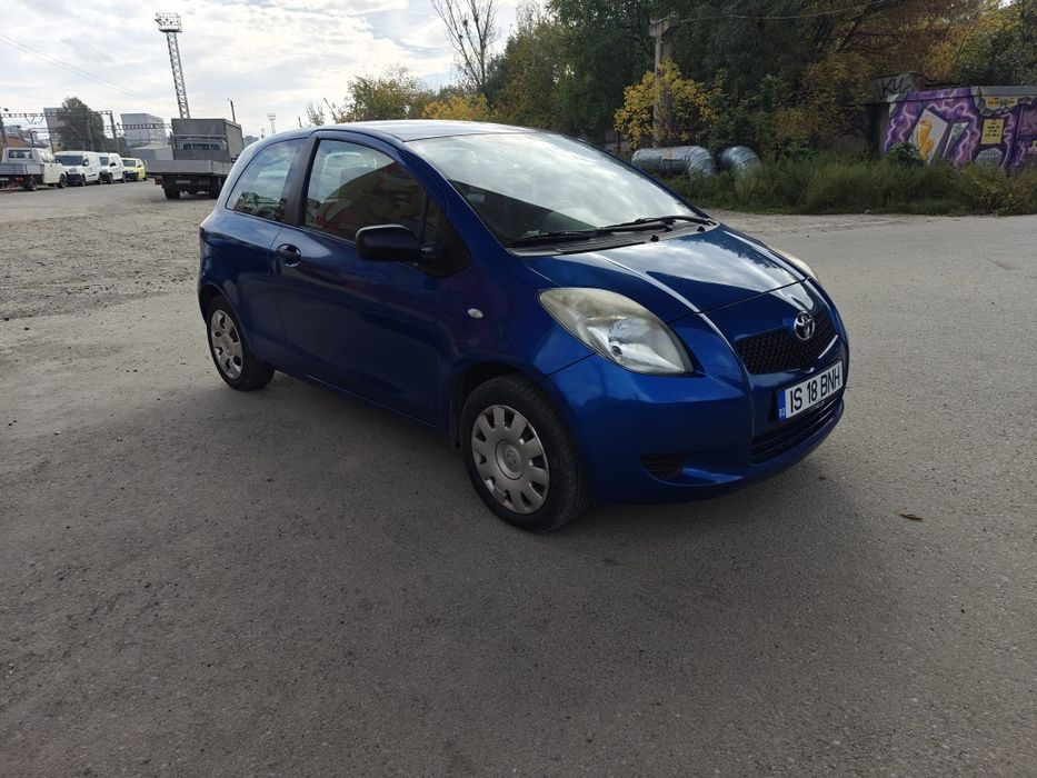 Vând Toyota Yaris 1.0 benzină din 2007