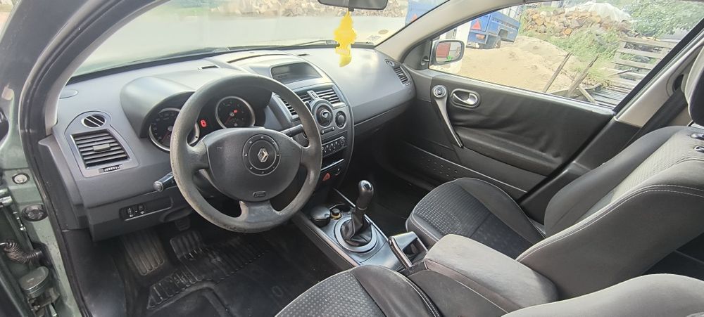 Vând Renault Megane 2 1.6 2005 verde