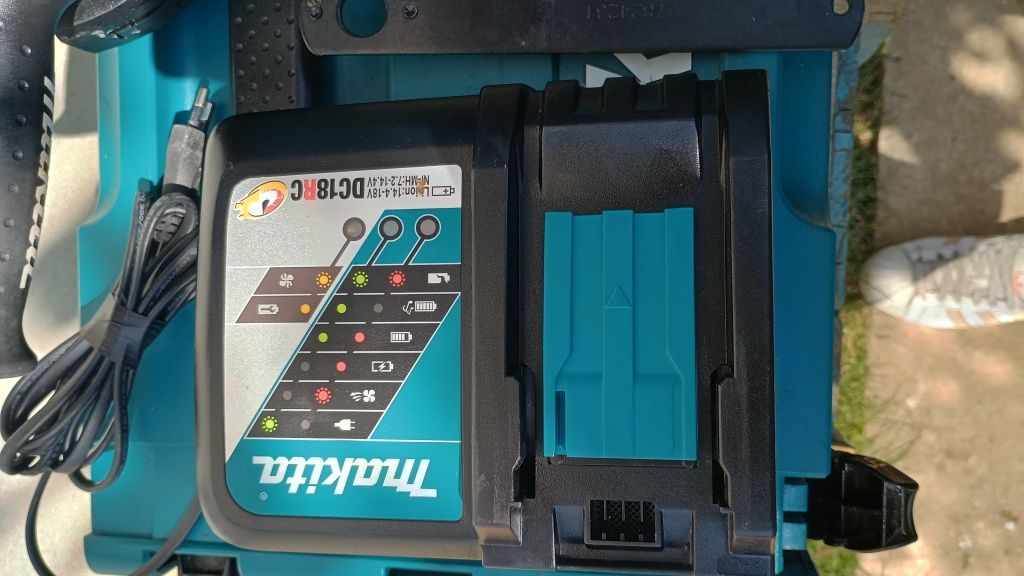 Flex Makita dga513 variator turatie,baterie 5 ah, încărcător,cutie