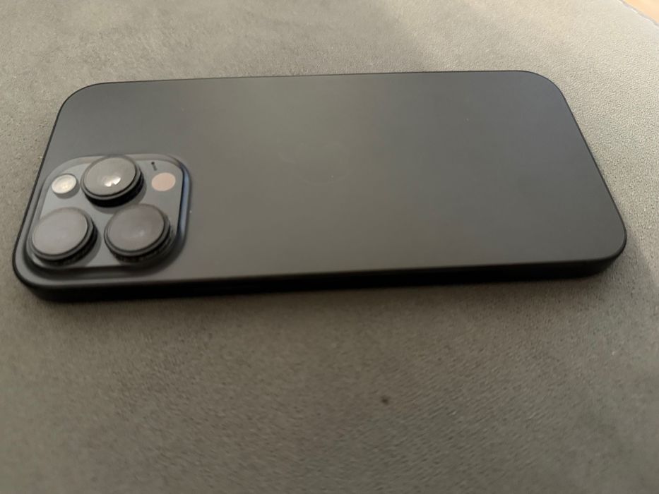 Iphone 16 pro max 256gb КАТО НОВ ГАРАНЦИЯ 1г