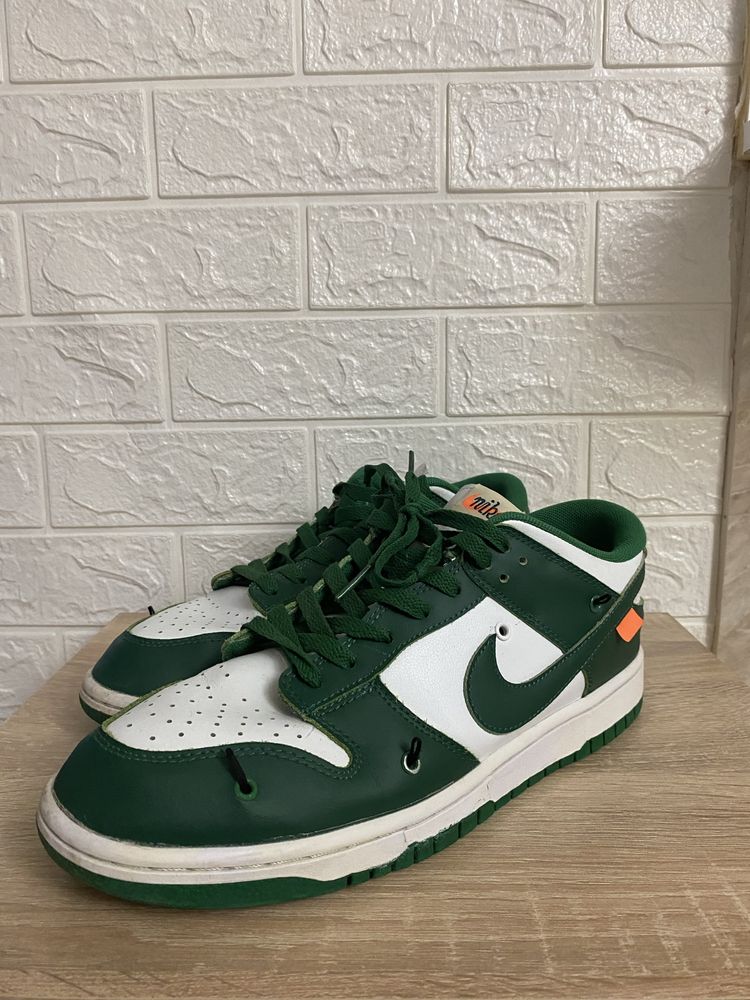 Обувки на Nike Dunk Off-White