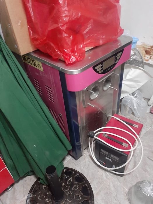 Готовый бизнес: аппарат для мороженого Goshen+ стабилизатор+ зонт