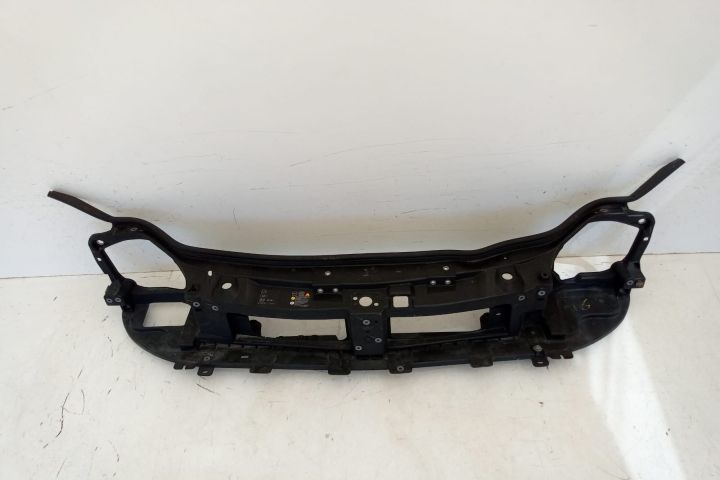 Trager panou frontal / calandru 8200411920 Opel Vivaro  seria