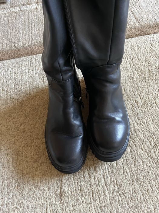 Продается зимняя женская обувь