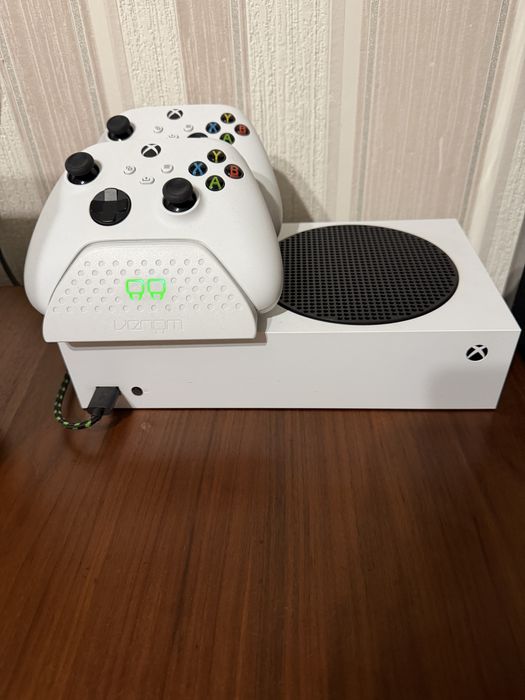 Xbox Series S - 512 gb ( 2 contrallere, suport incarcare )