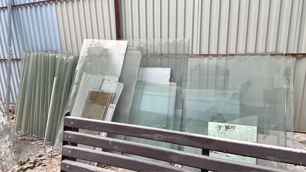 Стекла целые можно на окна ставить