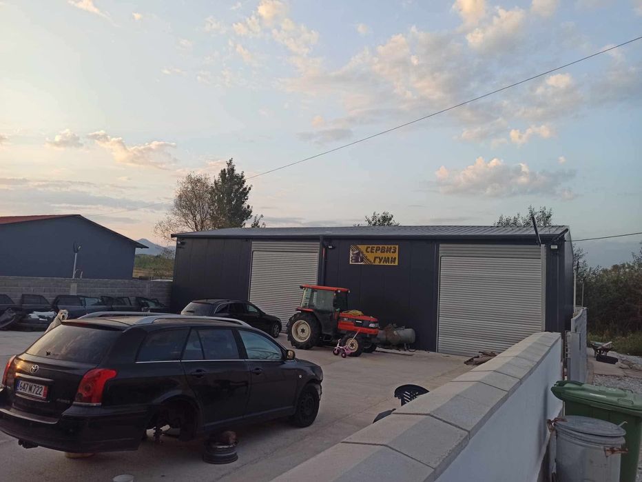 Складове за продан