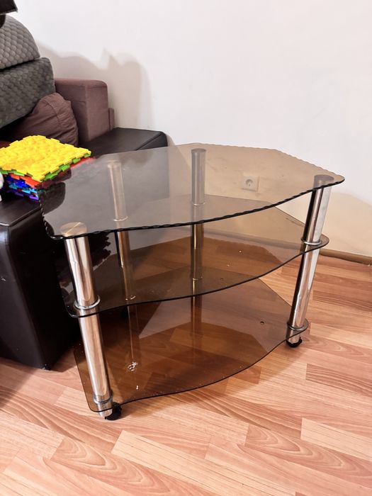 Подставка под телевизор стекляный