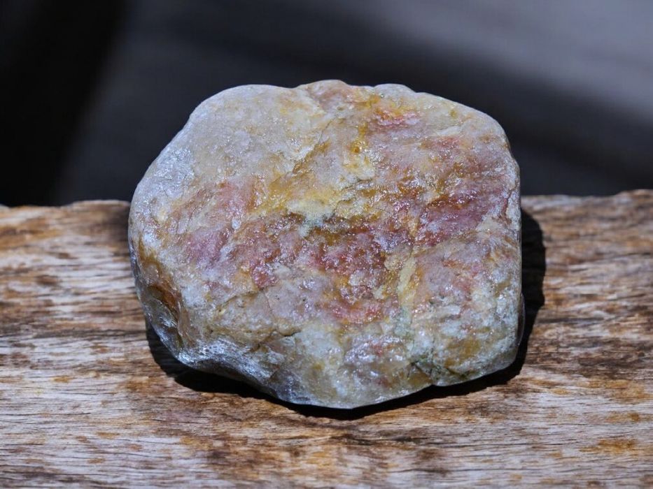 ЗЛАТНИЯТ ЛЕЧИТЕЛ – Родопски Golden Healer Quartz