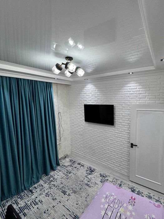 Срочна сотилади Юнсобод 17 кв