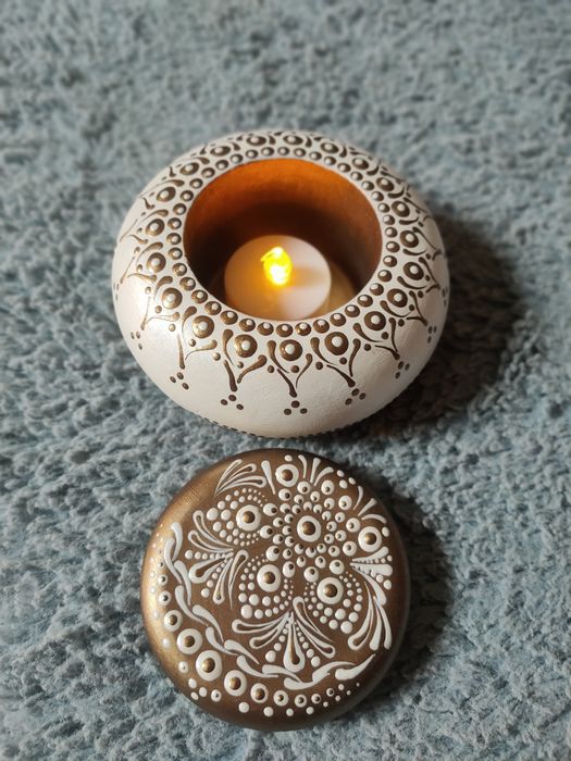 Suport lumânare și piatra decorativa