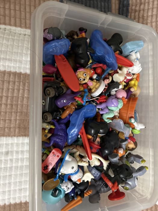 Продам игрушки киндер