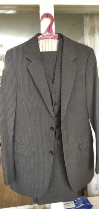 Костюм  тройка Югославский.