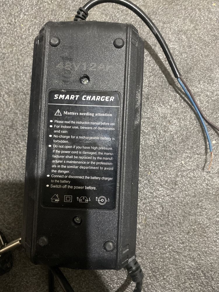 Încarcator smart charger 18V -12AH