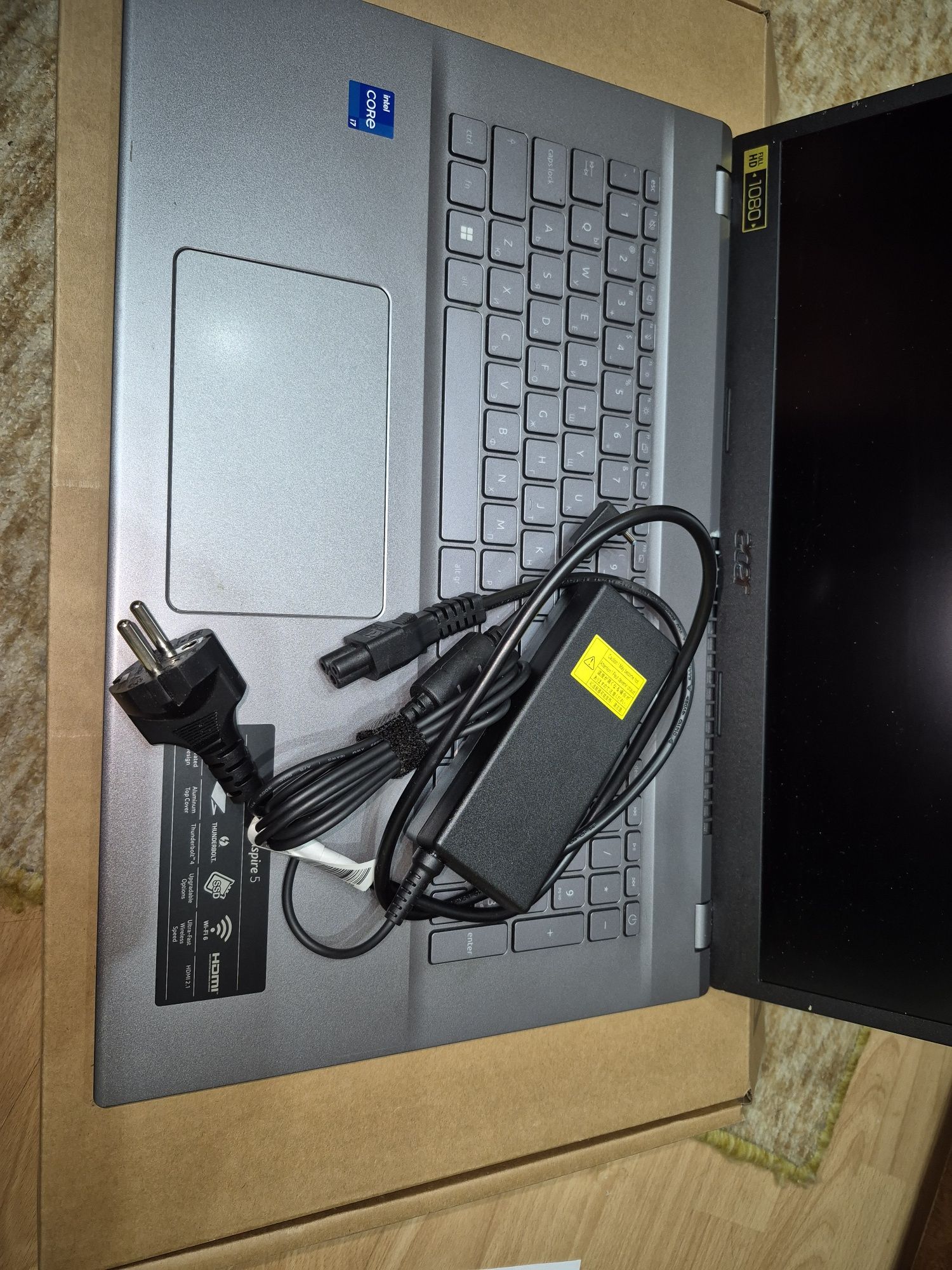 Продавам  лаптоп Acer Aspire A517-53-71C7 17,3  2×8/1024GB SSD