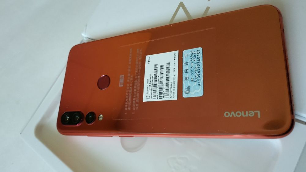 Lenovo Z5s - 6/64Gb, SD710