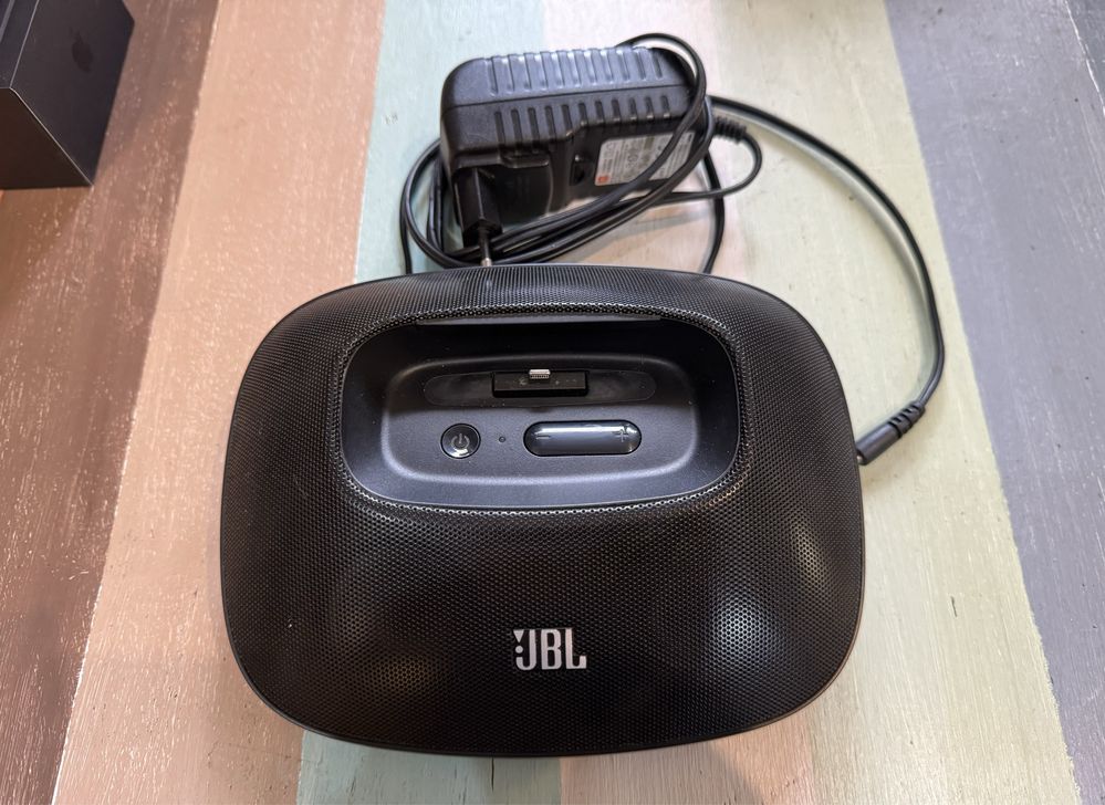 iPhone 11 pro 512 Gb + husa apple + docking station JBL