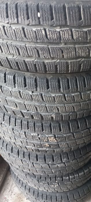 Букови гуми 225/75 R16C Kumho 8мм.