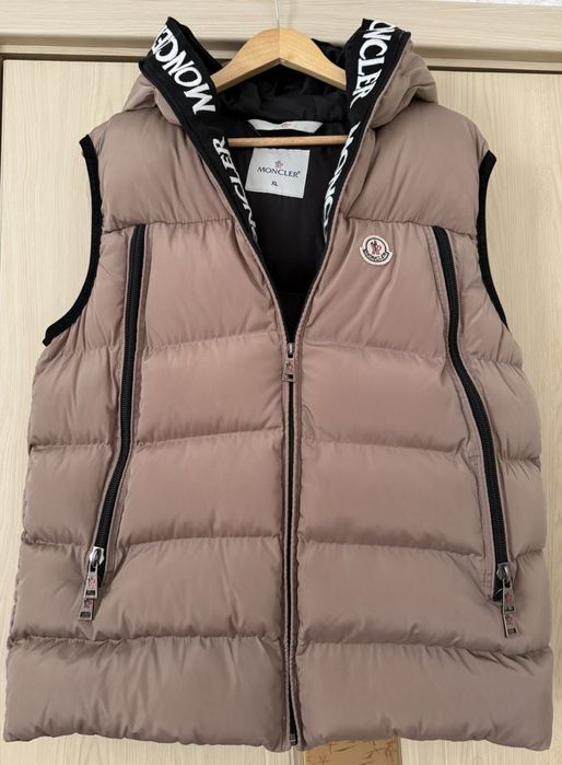 Мъжки елек Moncler