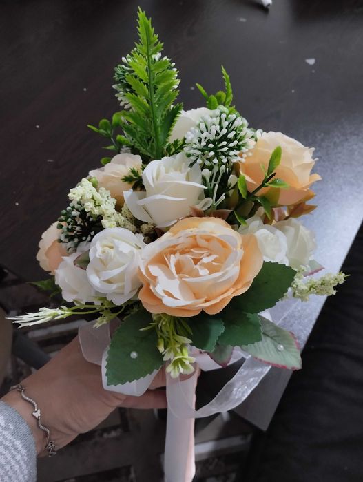 Сватбени бутониери, халат, кутия за халки