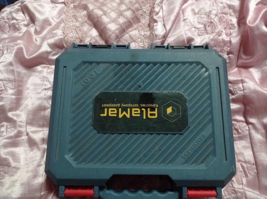 Продам шуруповёрт в отличном состоянии