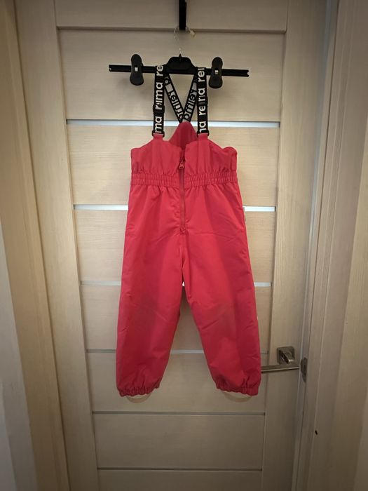 Продам полукомбинезон Reima, 98рр, б/у, в отличном состоянии.