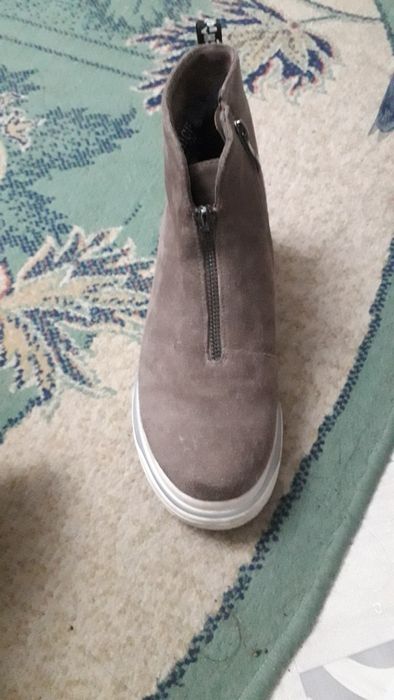 Продам обувь замшевые натуральные 38 размер