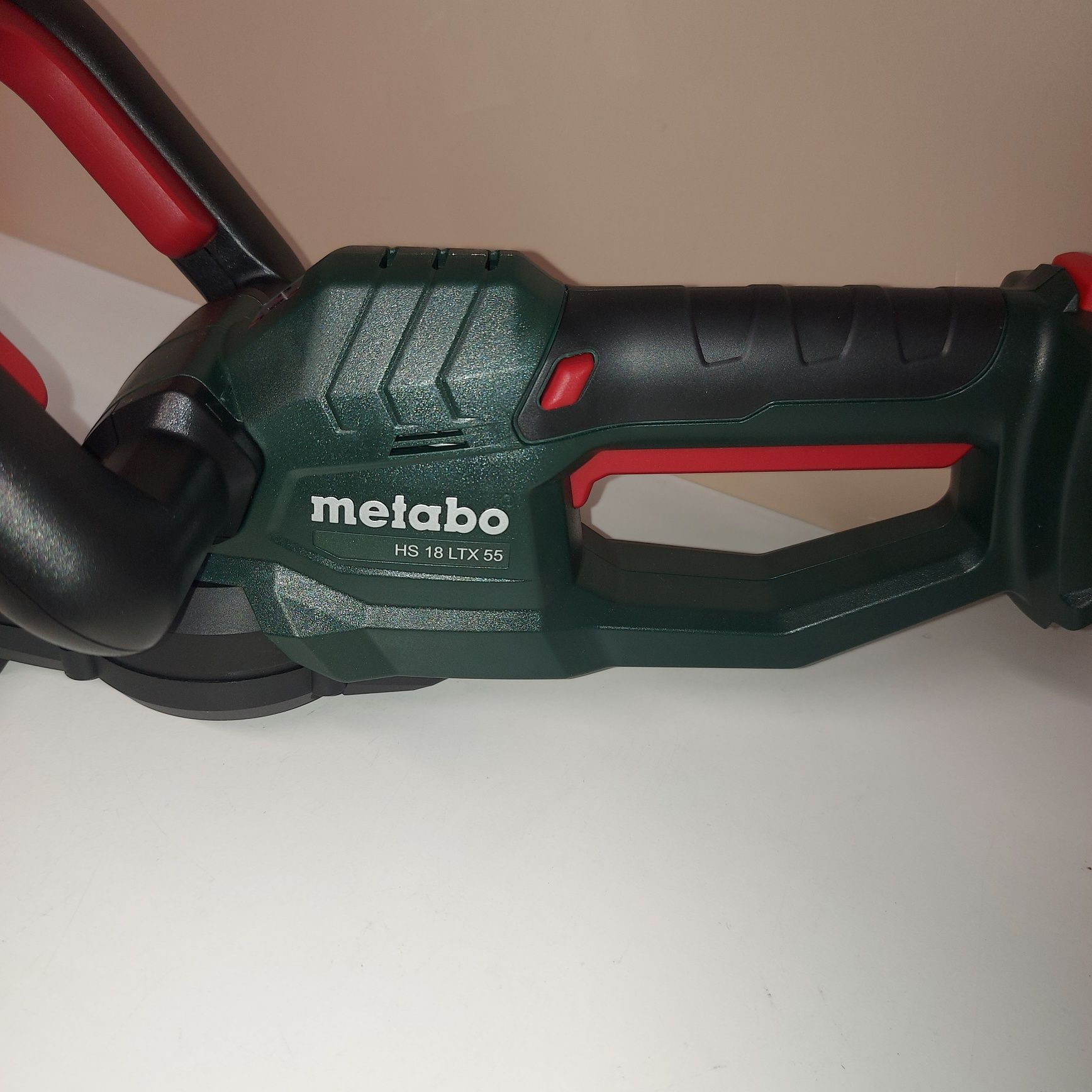 Акумулаторна ножица за жив плет Metabo HS 18 LTX 55