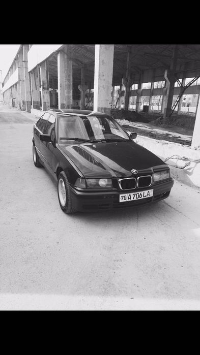 BMW 318 I xolati zur