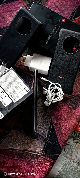 HUAWEI MATE 40 PRO 5G-ПЕРФЕКТЕН.Пълен фабричен комплект без липси.
