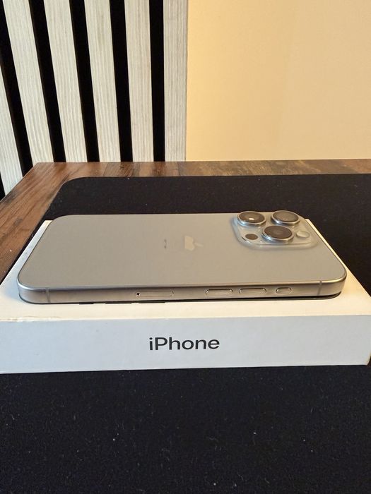 iPhone 15 Pro , Natural Titanium