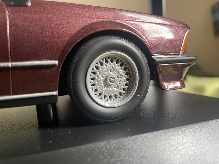 BMW 635 CSI 1982 - Minichamps 1:18