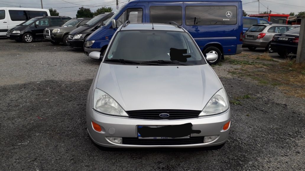 dezmembrez ford focus 1