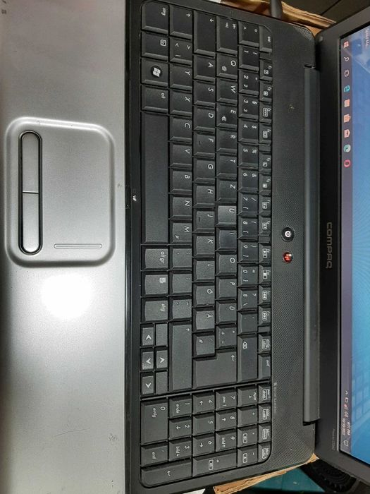Лаптоп HP  CompacQ 240 GB , 4 RAM  , WIN 10 PRO