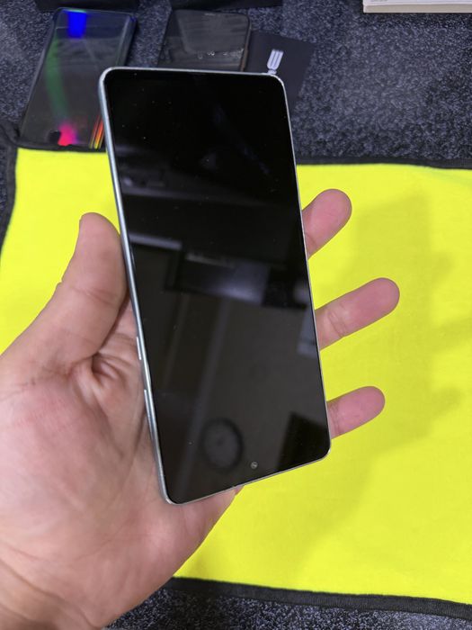 samsung a73 pamit 6.128g holatini oqip tel qlila