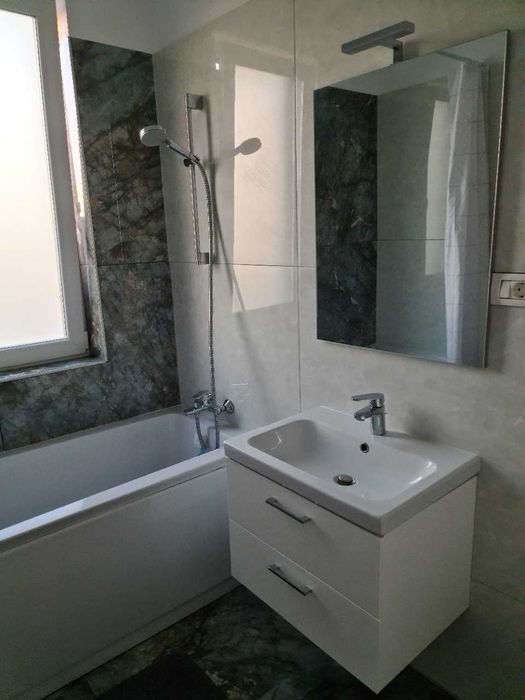 Apartament cu 3 camere de inchiriat