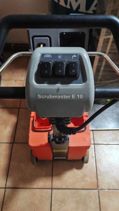 Aparat curățenie profesional  marca Hako model Scrubmaster E 10