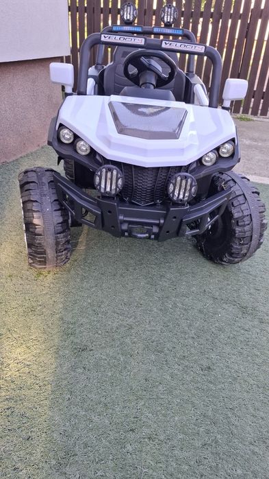 Masina cu telecomanda 4x4