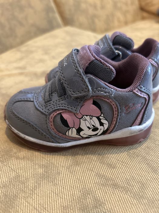 Светещи маратонки GEOX